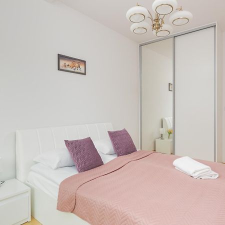 Dzielna Apartment Warsaw Wola By Noclegi Renters Dış mekan fotoğraf