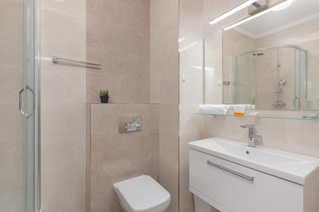 Dzielna Apartment Warsaw Wola By Noclegi Renters Dış mekan fotoğraf