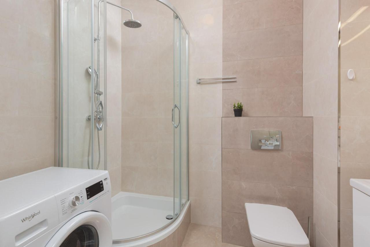 Dzielna Apartment Warsaw Wola By Noclegi Renters Dış mekan fotoğraf